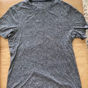 Men’s lululemon short sleeve t shirt